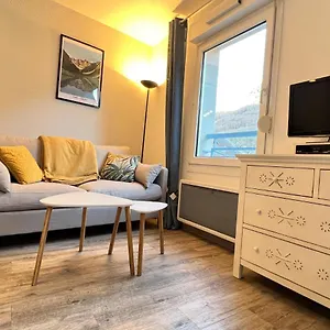 Appartement Centre Ville, T2 Avec Terrasse Et Parking Couvert., Cauterets